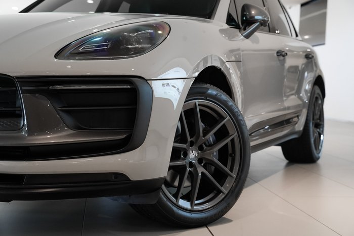 2024 Porsche Macan T