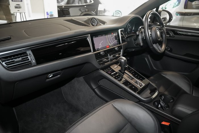 2024 Porsche Macan T