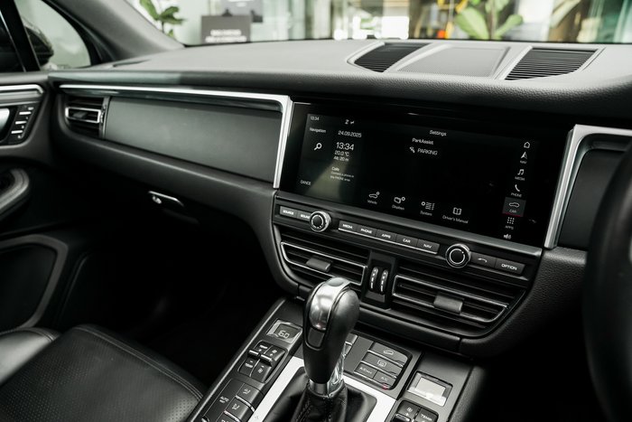 2019 Porsche Macan 95B MY19 AWD BLACK