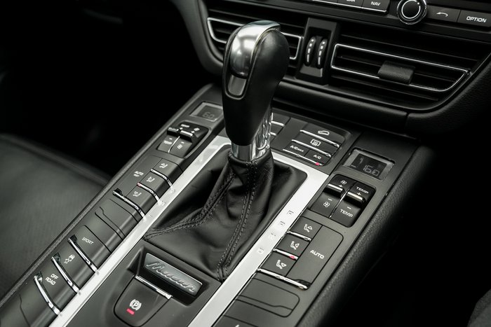 2019 Porsche Macan 95B MY19 AWD BLACK