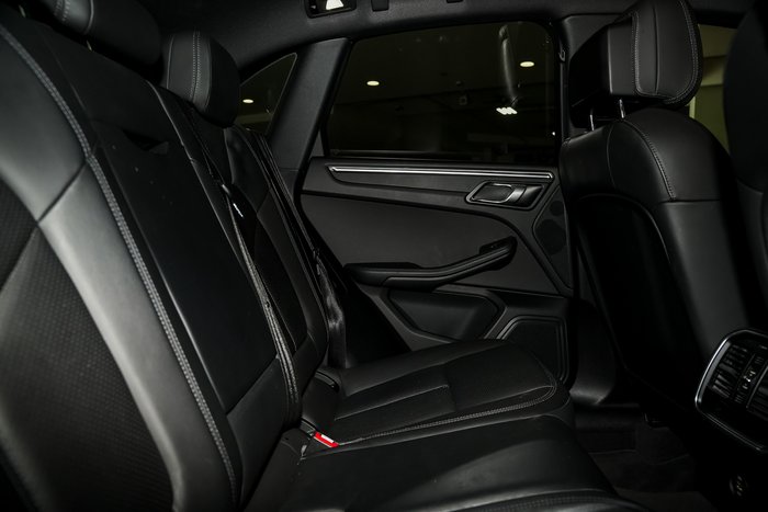 2019 Porsche Macan 95B MY19 AWD BLACK