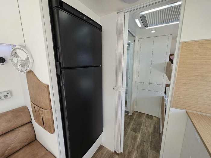 2024 Retreat Daydream 194B Bunks