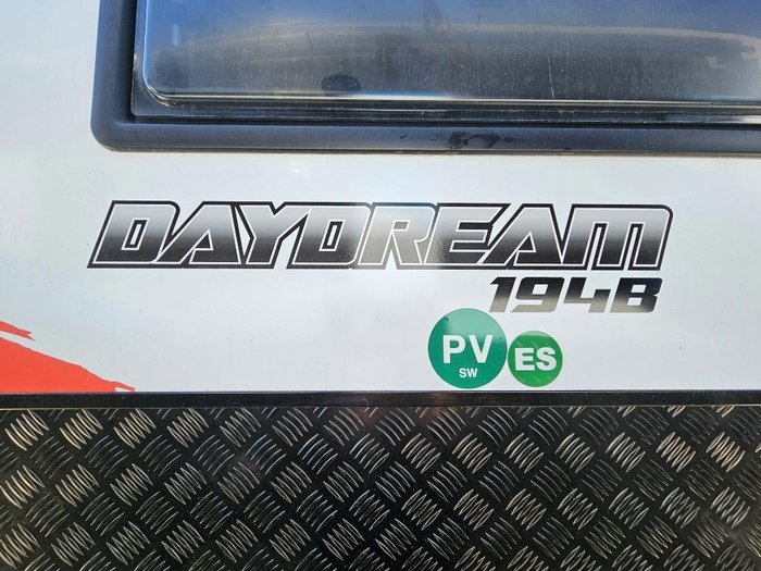 2024 Retreat Daydream 194B Bunks