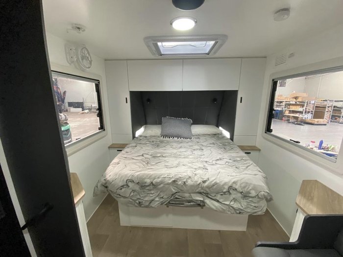 2024 Retreat Daydream 194B Bunks