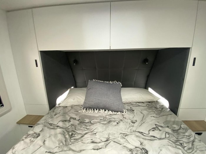 2024 Retreat Daydream 194B Bunks