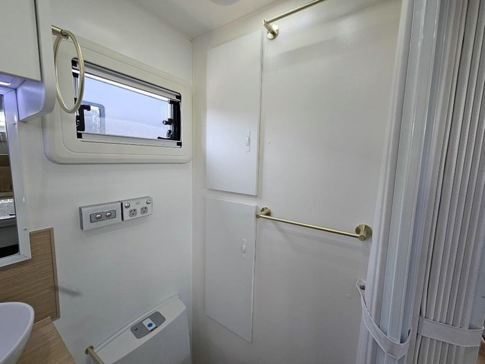 2024 Retreat Daydream 219Bse