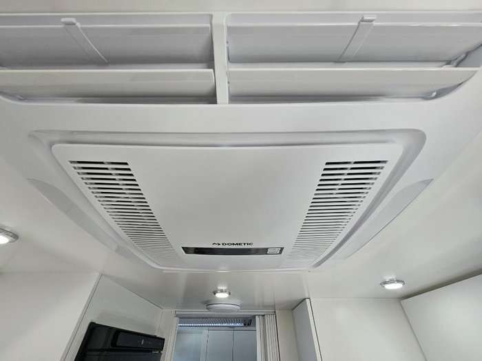 2024 Retreat Daydream 219Bse