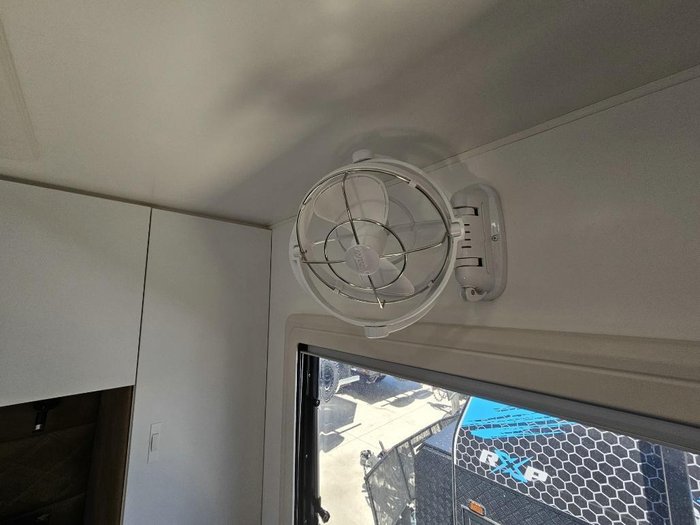 2024 Retreat Daydream 219Bse