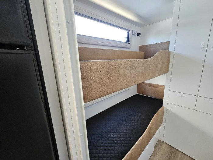 2024 Retreat Daydream 219Bse