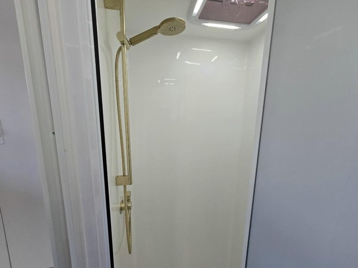 2024 Retreat Daydream 219Bse