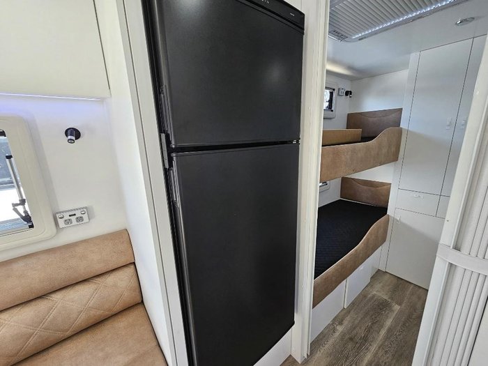 2024 Retreat Daydream 219Bse