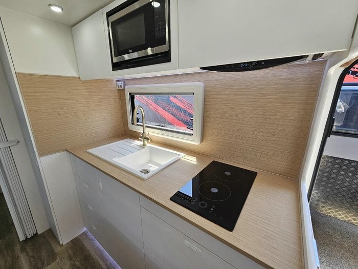 2024 Retreat Daydream 219Bse