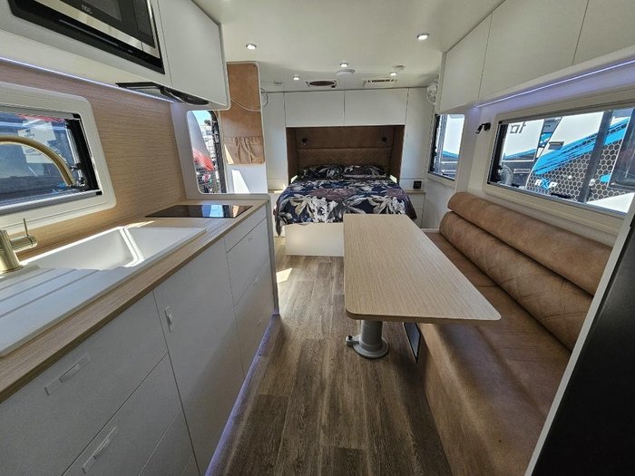 2024 Retreat Daydream 219Bse