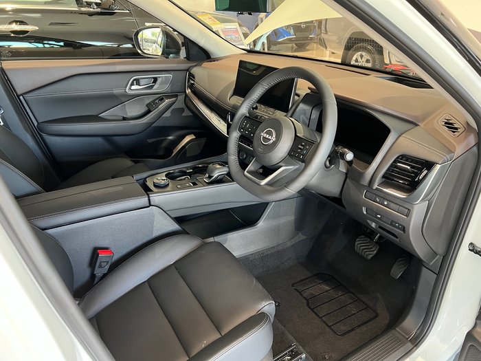 2025 NISSAN XTRAIL TI