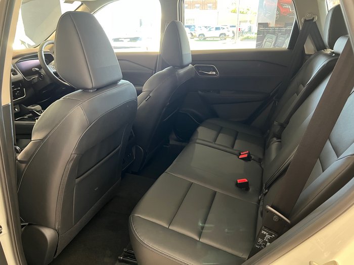 2025 NISSAN XTRAIL TI