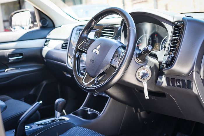 2015 MITSUBISHI OUTLANDER LS (4x4)