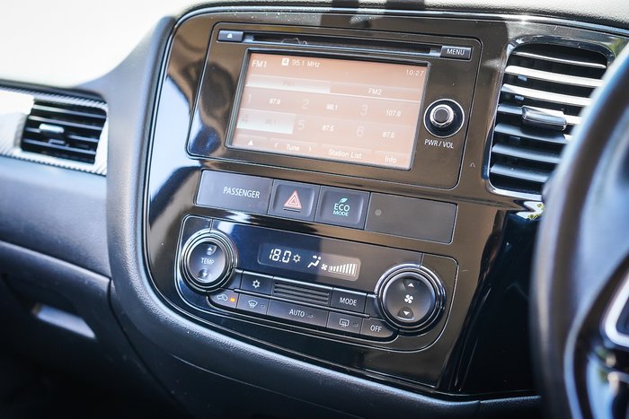 2015 MITSUBISHI OUTLANDER LS (4x4)