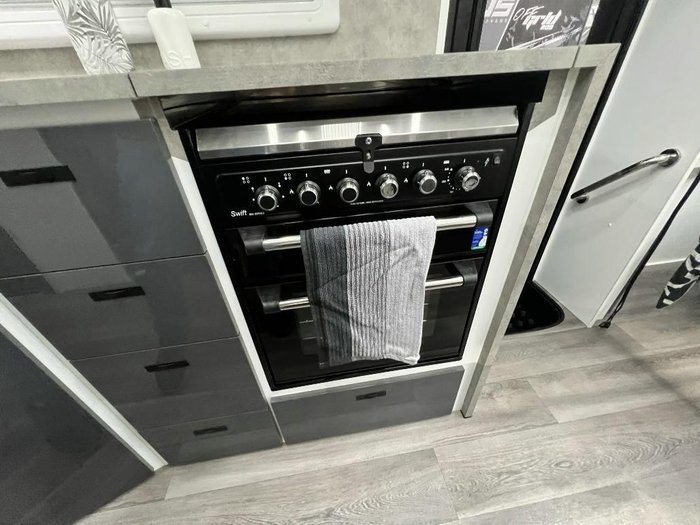 2024 GREAT AUSSIE Striker (Hybrid Caravan) 166