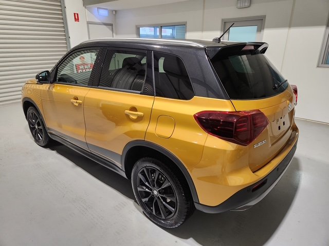 2025 Suzuki Vitara Turbo Shadow