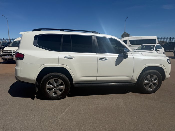 2021 Toyota LANDCRUISER Sahara White