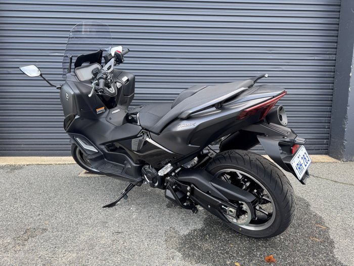 2025 Yamaha Tmax 560 (XP560D) Tech Max Crystal Graphite