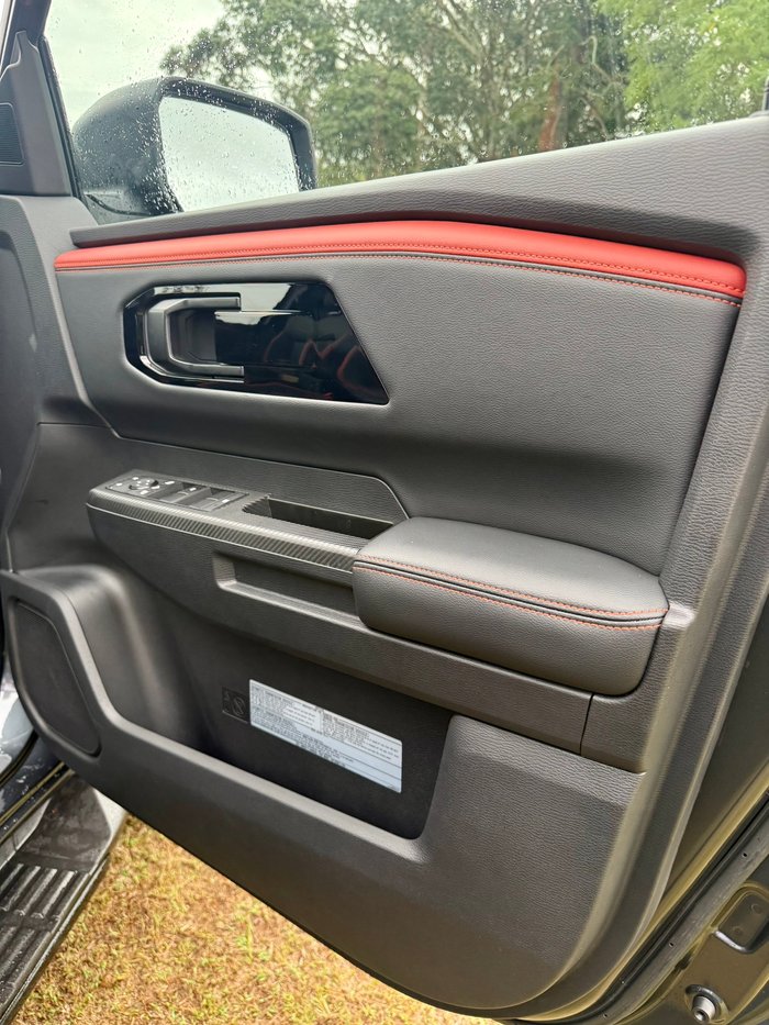 2025 NISSAN NAVARA PRO-4X