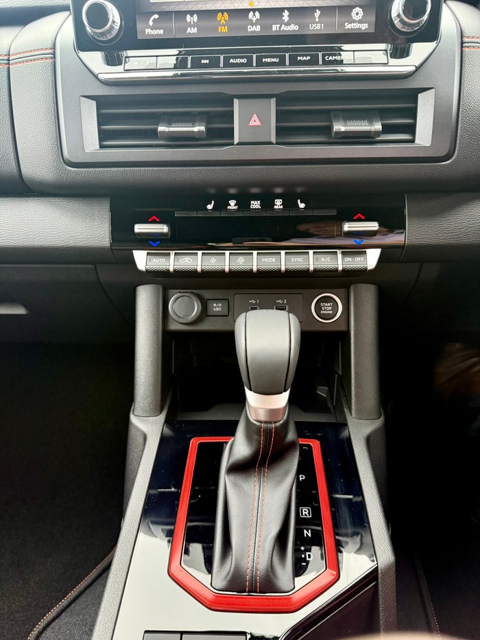 2025 NISSAN NAVARA PRO-4X