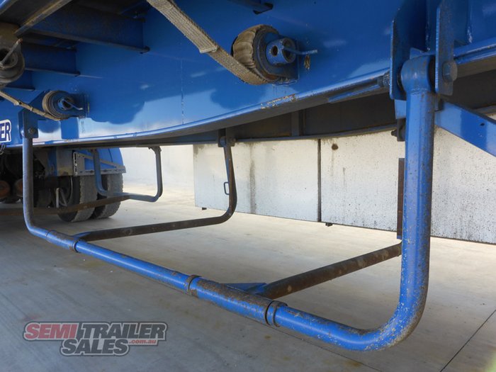 2007 Maxitrans 22 Pallet Curtainsider