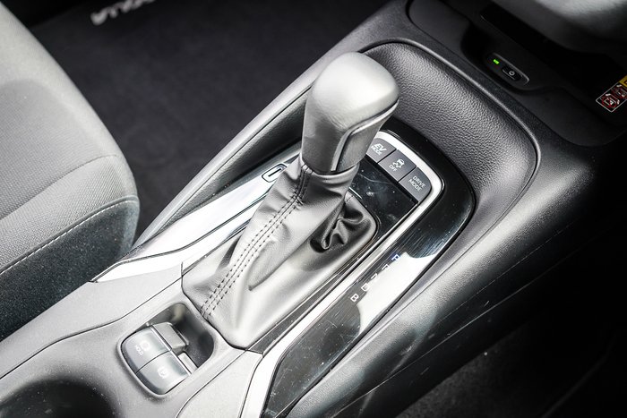 2025 Toyota COROLLA SX