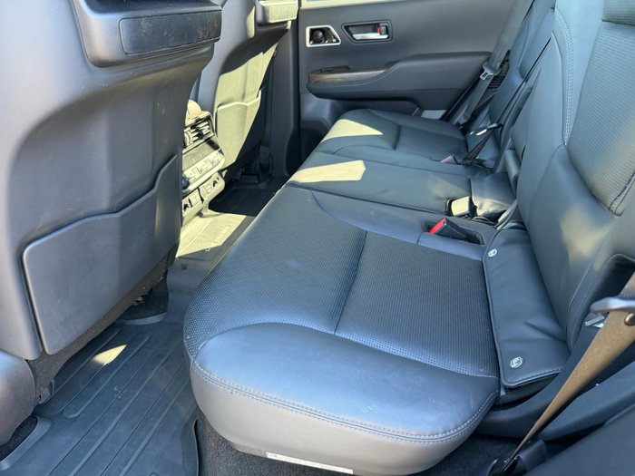 2023 Toyota LANDCRUISER Sahara Graphite