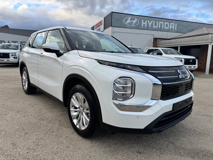 2026 MITSUBISHI Outlander