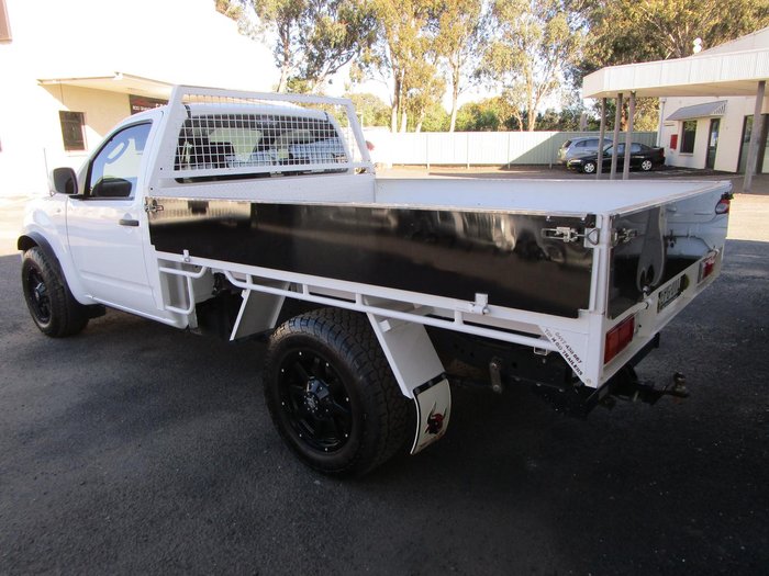 2013 Nissan Navara RX