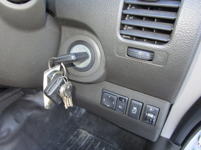 2013 Nissan Navara RX