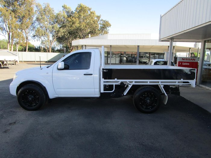 2013 Nissan Navara RX