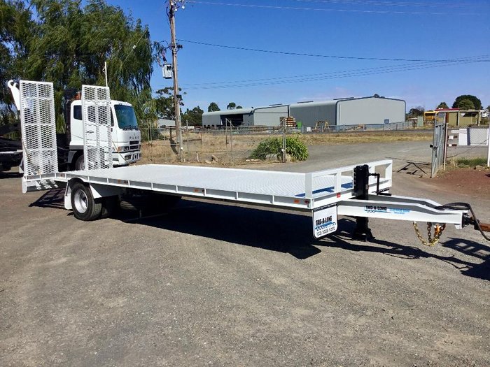 2019 TAG A LONG 7,5 Metre 25Ft Allextras Tool Box Water Bottle Spare Bhp Steel WHITE