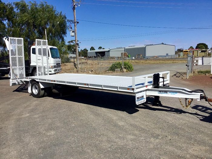 2019 TAG A LONG 7,5 Metre 25Ft Allextras Tool Box Water Bottle Spare Bhp Steel WHITE