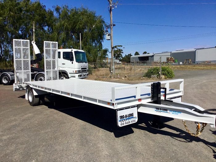 2019 TAG A LONG 7,5 Metre 25Ft Allextras Tool Box Water Bottle Spare Bhp Steel WHITE