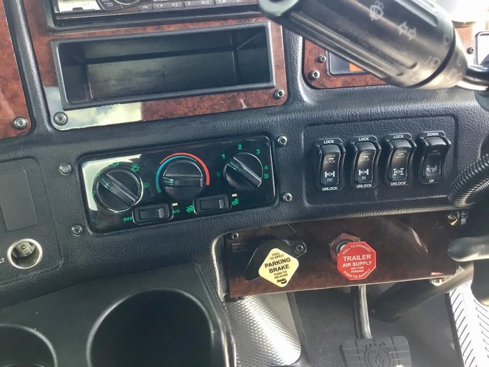 2016 Kenworth T409 174000Klm Xlocks Immac 2017 T409 Sleeper 511000 Klm T409 DAY CAB T409 SLEEPER