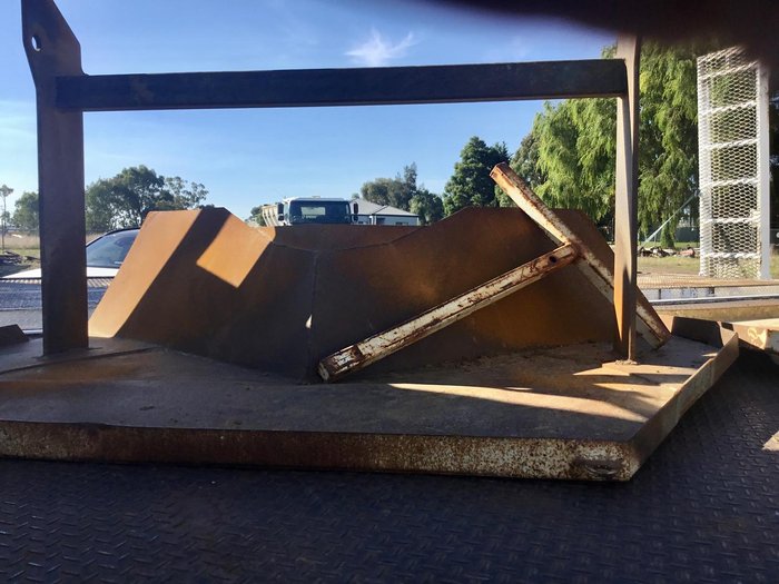 2013 Hino 2844 6X4 Trout River Live Bottom Body Ex Govt Low Klm Chip Spreader All Extras Fract New 2844 6X4 RIGIDS WHITE