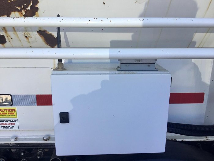 2013 Hino 2844 6X4 Trout River Live Bottom Body Ex Govt Low Klm Chip Spreader All Extras Fract New 2844 6X4 RIGIDS WHITE