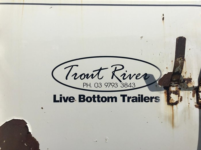 2013 Hino 2844 6X4 Trout River Live Bottom Body Ex Govt Low Klm Chip Spreader All Extras Fract New 2844 6X4 RIGIDS WHITE