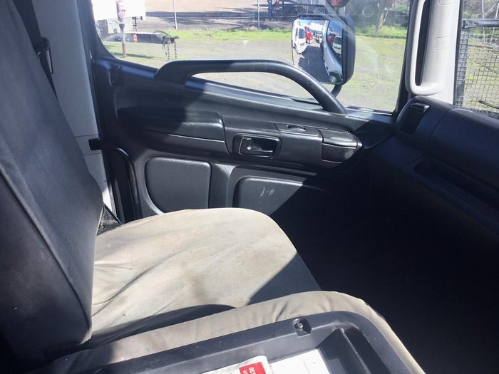 2013 Hino 2844 6X4 Trout River Live Bottom Body Ex Govt Low Klm Chip Spreader All Extras Fract New 2844 6X4 RIGIDS WHITE