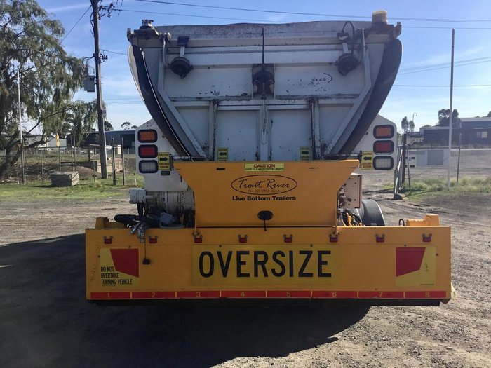 2013 Hino 2844 6X4 Trout River Live Bottom Body Ex Govt Low Klm Chip Spreader All Extras Fract New 2844 6X4 RIGIDS WHITE