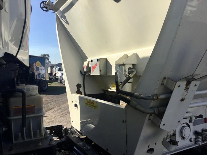 2013 Hino 2844 6X4 Trout River Live Bottom Body Ex Govt Low Klm Chip Spreader All Extras Fract New 2844 6X4 RIGIDS WHITE