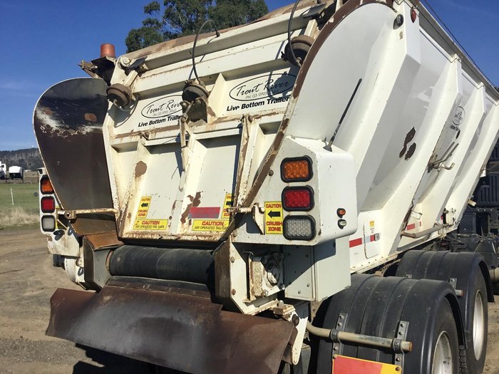 2013 Hino 2844 6X4 Trout River Live Bottom Body Ex Govt Low Klm Chip Spreader All Extras Fract New 2844 6X4 RIGIDS WHITE