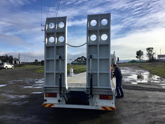 2018 STONESTAR Tri Axle Heavy Duty Pins Ramps Airbag $63000 Plus Gst BLUE