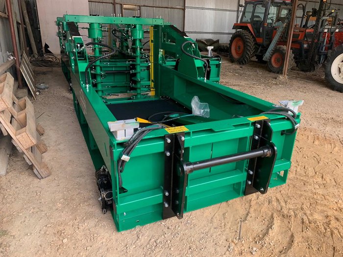 2021 Spread-A-Bale Maxi Green