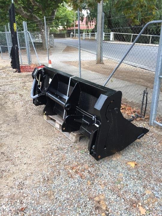 2022 Manitou Cb 4X1 900L2450