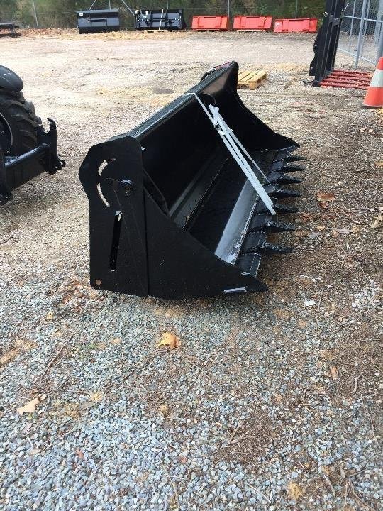 2022 Manitou Cb 4X1 900L2450