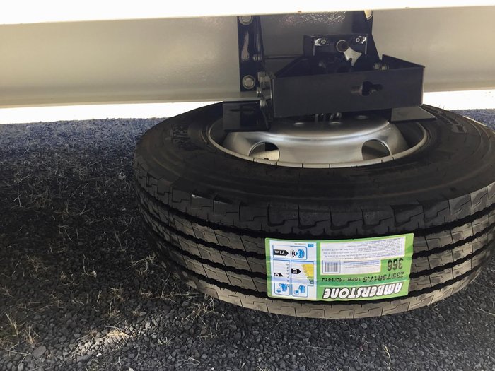 2020 TAGALONG 7,4 Mt Deck Hyd Ramps Leg Wb Tb Tie Downs Etc $30000+Gst WHITE